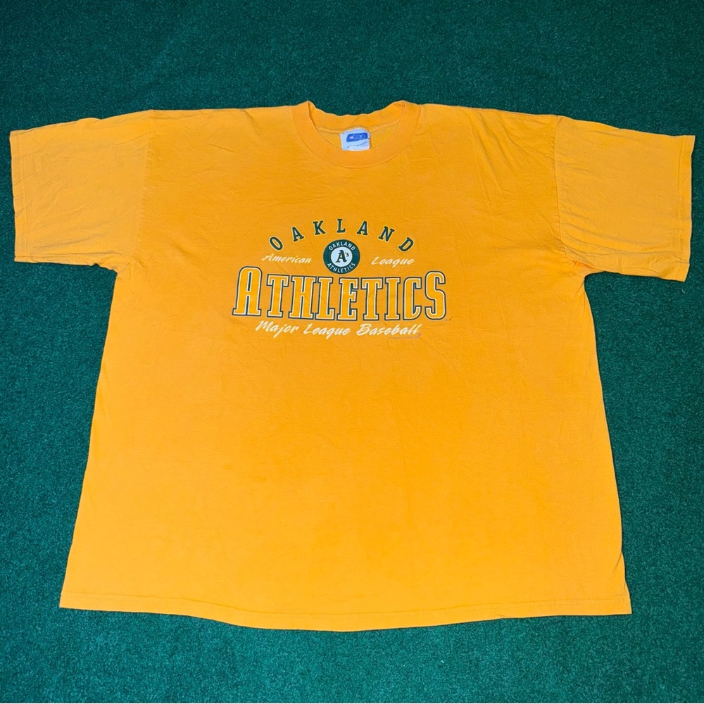 2003 Y2K Oakland Athletics vintage t-shirt rare XXL 2XL yellow baseball simple